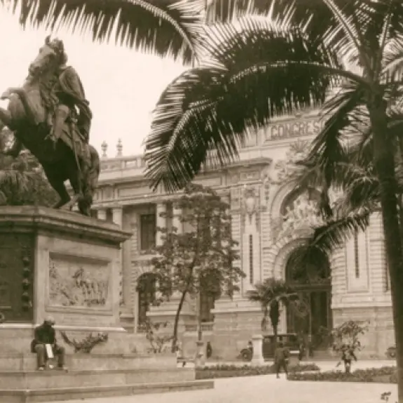 S0013399-Bolivar-statue-Lima 1.jpg