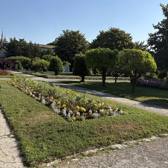 Megan_FrenchRiviera_Garden.jpg
